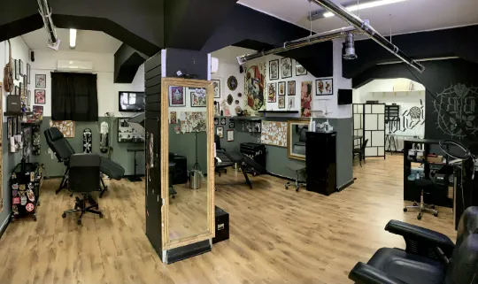 Foto dello studio Tattoo Black Rose Tattoo 10 / 12