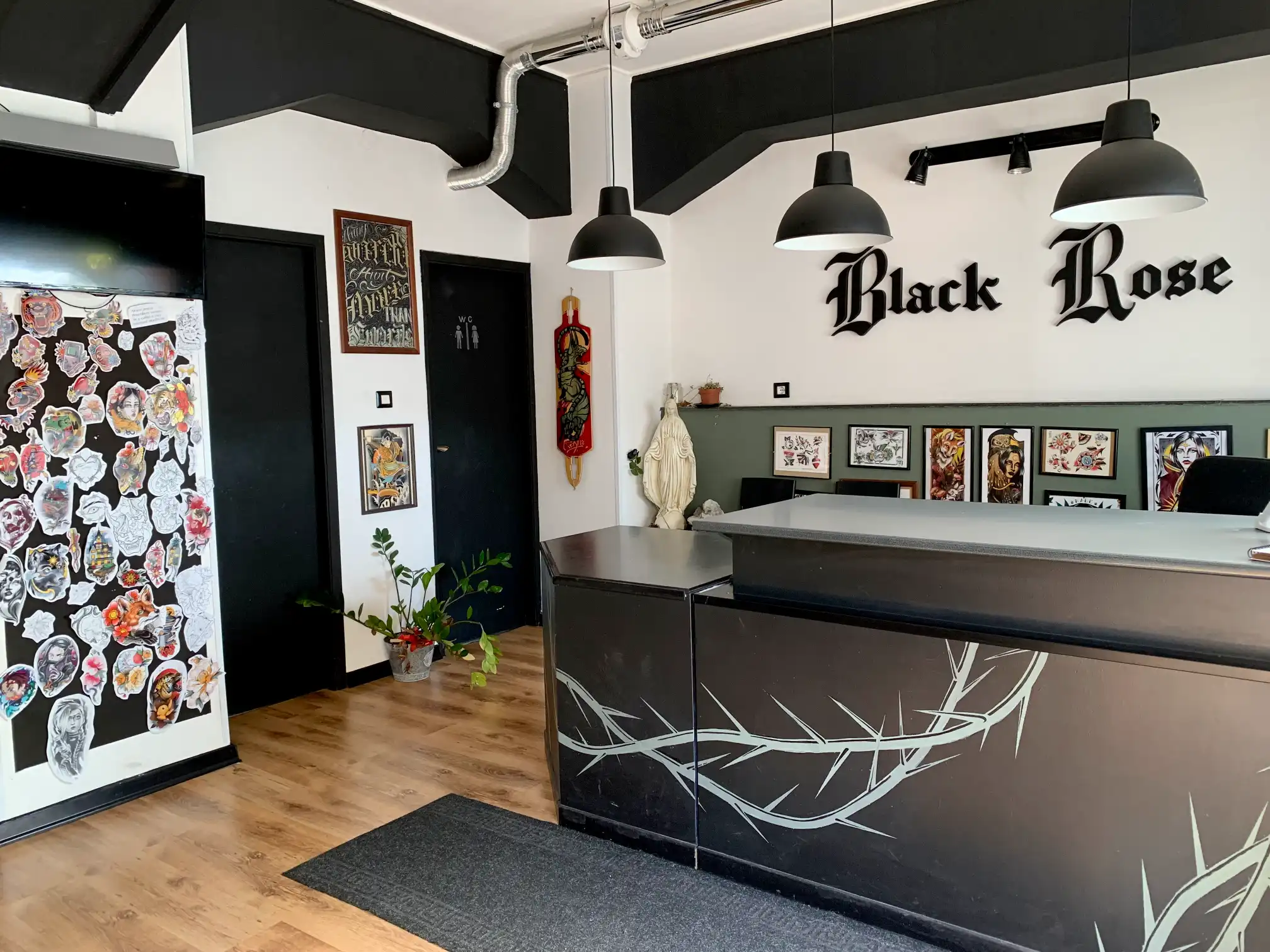 Foto dello studio Tattoo Black Rose Tattoo 12 / 12